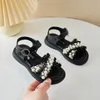 Sandalen Mädchen Sandalen Sommer Prinzessin Weiße Sandalen Perlenplattform Baby Beach Schuhe nicht gleit flache Mädchen Freizeits Sandalen G945 230413