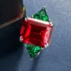 Anelli a grappolo 2023 S925 Argento europeo e americano Piccione Rosso sangue 10 12 Combinazione Anello verde con diamanti Advanced Sense