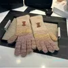 デザイナーコントラストカラー5本の指の手袋冬の温かいニットグローブ