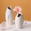 Vases en céramique simple créatif petit vase blanc bureau arrangement de fleurs décoration de la maison accessoires de salon style européen