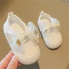 Nyfödda babyskor första vandrare barn flickor prinsessan mjuk sulad spjälsäng skor föregångare småbarn spädbarn sneakers