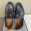 2023 Ny mode rand lapptäcke läderskor handgjorda bröllopsfest skor lyxiga män loafers oxford skor mäns designer klänningskor stor storlek 45