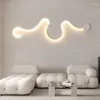 Wandlamp Eenvoudige lineaire LED-slangvormige decoratieve licht Drie kleuren dimmen Binnenverlichting Nachtkastje Lantren voor woonkamer