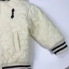 Yeni Kış Yürüyen Ceket Sıcak ve Peluş Tasarımcı Bebek Giysileri Beden 90-150 Yüksek Kaliteli Kontrast Şapka Tasarım Çocuk Ceket Nov10