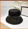 2022 Fashion Bucket Hat per uomo Donna Street Cap Cappelli aderenti 6 colori con lettere yiang88 di alta qualità