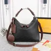 Luxurys Bolsos de mujer Bolsas de asas de diseñador Bolsas de compras de cuero genuino Bolsas de hombro de moda de alta calidad Monedero de embrague en relieve de flores Bolsas de mujer de gran capacidad