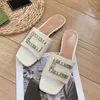 2023 Designer Princetown Hausschuhe Echtes Leder Kristall Mules Frauen Loafer Metallkette Bequeme Freizeitschuh Spitze Samt Slipper 07