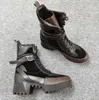 Stövlar Kvinnor Designer Boot Women's Luxury Short Heel Leopard Leather Print Snow Boots Martin Varma och bekväma bankett Winter Shoes Platform Bottes Motocycle