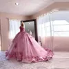 핫 핑크 퀸 네라 드레스 3D 플로럴 아플리케 구슬 현대 오프 어깨 레이스 업 코르셋 프린세스 댄스 프롬 멍청이 드 15 anos