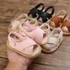 Premiers marcheurs respirants d'été pour bébés sandales pour les tout-petits de style simple de style solide