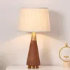 Table Lamps Modern Simple Desk Lamp Nordic Creative Living Room Bedroom Solid Wood Personality Model Decoration El