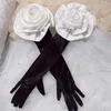 Five Fingers Glove's Elegant White Flower Long Black Velvet Glove Female Spring Autumn Vintage Driving Pograph Performance R1690 231114