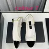 Chaussures habillées de luxe Designer Chaussure de ballet 100% cuir véritable Printemps Automne Perle Chaîne en or Mode Nouvelle chaussure de bateau plate Lady Lazy dance Mocassins Femmes noires Chaussures taille 34-42