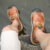 Sandały miękkie podeszwy podeszwy lewające skórzane kapcie męskie najemne buty skórzane buty hommes tenis w średnim wieku sieć
