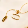 Lyx kvinnors brev hänge halsband designer varumärke choker svartvitt flickor halsband 18k guld pläterad bröllop fest halsband familjens gåva smycken 40+5 cm