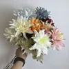 Flores decorativas Flores artificiais crisântemo de garra grande com três cabeças para festas familiares casamento