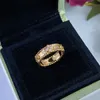Fyra Clover Ring Natural Shell Gemstone Gold Plated 18K för kvinnodesigner T0p Avancerat material Fashion Diamond European Size Gift för flickvän med ruta 013