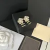 Cuelga los pendientes de la lámpara 18K chapado en oro Latón Cobre Ear Stud Diseñadores de marca Geometría Letras dobles Pendiente Mujeres clásicas Joyería del banquete de boda