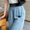 Buchstabenabzeichen Damen Jeanshose Design Taille Hose mit weitem Bein Mode Hiphop Denim Hose