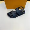 Slipper män tofflor män glider sommar sexiga sandaler herrar lyxiga designers riktiga läder plattform lägenheter mode gamla blommor damer strand tränare mule sandal 17