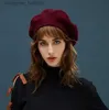 Berretti Nuovo berretto da donna Autunno e inverno Cappello Moda modello a strisce caldo pelo di coniglio lavorato a maglia Versatile Nero bianco rosso Beanie CapL231115