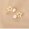 Boucles d'oreilles coréennes mignonnes en perles de fraises pour femmes et filles, fleur douce, fruits de pêche, clous d'oreilles de tempérament, bijoux à la mode 2023