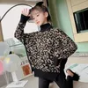 Pullover Children's Fashion Leopard Sweter Spring Fall Girls 'Girls' Fille Style Ubrania dla dzieci wysoko szykowane pulovery P435 231115