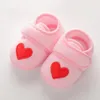 First Walkers 2023 Sand Baby Sweet Shoes Born Boys Girls Infant Red Heart Prewalkers Presepe antiscivolo