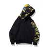 Bapes Hoodie Bapes Shark Männer Hoodie Camouflage Print Sweatshirt Baden Ape Cardigan Hoodies Hip Hop Buchstaben Langarm Plüsch Herren Frau Essentialshoodie 440