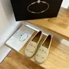 Nouveaux chaussures tissées brodées Espadrilles en raphia au crochet Mocassins à bout rond Designer de luxe pour femmes Appartements d'été Chaussures de sable décontractées Chaussures d'usine Taille 35-41 avec boîte