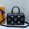 Tasarımcı Crossbody Bag Yüksek Kaliteli Louiseitler Orijinal Deri Yastık Şeklinde Viutonits Omuz Çantası Moda Kabartmalı Büyük Boyutlu Mektup Çanta Klasik Sak Tote Çanta