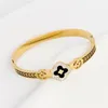 Luxury 4/Four Leaf Clover Designer Bracelet for Womens Brand Stainless Steel Cuff Bangle Classic Design Party Jewelry Exquisite Design Fashion Jewelry