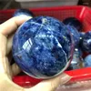 Dekoratif figürinler doğal sodalit mavi kuvars kristal toplar ev dekor için küre topu