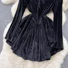 Robes Décontractées Français Vintage Hepburn Style Velours Robe Avec Diamant Col Carré Manches Longues Poché Petit Noir