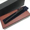 Penna regalo di moda Scatola in legno rosso a quadretti con griglia esagonale in metallo Penna a sfera classica per la scrittura