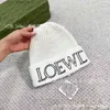 Bonnet/Casquettes de crâne Chapeau de haute qualité avec de la laine pour les femmes en automne et en hiver chapeau de laine épaissi et chaud grande tête visage rond petit chapeau bandeau tricoté YQ231115