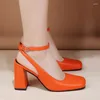 Scarpe eleganti Décolleté da donna 2023 Moda arancione tacco alto fibbia per le donne confortevole festa poco profonda estate punta quadrata