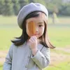 Berets bebê crianças meninas boina boné francês artista quente lã inverno beanie chapéu clássico cor sólida retro boina macia para viagens tomar photol231115