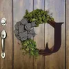 Fleurs décoratives couronnes initiales pour porte d'entrée nom de famille couronne toute l'année avec feuilles vertes 36 cm/14.17 pouces ferme rustique