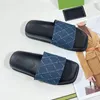 moda erkek terlik terlik yaz lastik sandalet plaj slayt moda sürtünmeleri üç boyutlu yazı tipi kapalı ayakkabılar flip floplar