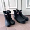 2024 Nya vandringsskor Hunters Rain Boots Winter Designer Snow Boots Martin Boot Top Quality Men Women Warm Black Travel Ankle Climb Riding Boot Flat Fashion Hike Shoe