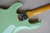 ライトグリーン4ストリングクロムハードウェア付きエレクトリックベースギターハムバッキングピックアップはロゴ/カラーカスタマイズを提供します
