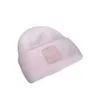 Loewee Beanie Designer de alta qualidade Hat de alta qualidade Outono e inverno Angora Rabbit Chapéu de lã de malha com marca moderna de couro pequeno lapéu frio ao ar livre