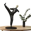 Oggetti decorativi Figurine Calcio Ping pong Giocatore di golf Statua Figura astratta Scultura per atleta in resina nordica Personaggio Ornamenti da tavolo 231115