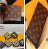 2023 Moda Çiçekler Tasarımcı Fermuar Cüzdanları Luxurys Erkek Kadın Deri Çantalar Yüksek Kaliteli Klasik Mektuplar Para Çantası Orijinal Kutu Ekose Kart Tutucu Bagaj Tutucular