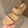 Slingback kadın katır sandalet pompaları kuzu derisi% 100 gerçek deri dermal lüks tasarımcı loafer taban örgülü zincir blok topuk boyutu35-42 kutu toz çantası yaz kadın kadın