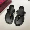 Met DOOS mode sandaal zacht leer 2024Nieuwe sandale Strandslipper Slippers slide lady slides reisslippers Dames Designer Zomer Platte schoen Sliders Mule dames