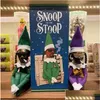 Decorações de Natal Snoop em um Stoop Elf Doll Spy Bent Home Decoração Ano Presente Brinquedo Vermelho Verde Azul Roxo Drop Delivery Garden Fe Dhdjs