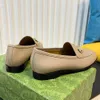 Mocassins décoratifs avec boucle en strass Chaussures habillées Chaussures en cuir plates Confort à enfiler Chaussures de créateur décontractées de marche classiques Boîte d'origine de couleur verte