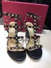 Designer in pelle Cage Sandals donna sandalo rivetto tacco alto uomo Tacchi pantofola di lusso Black Golden Gold Scarpe da sposa schiacciate scarpe estive spedizione veloce